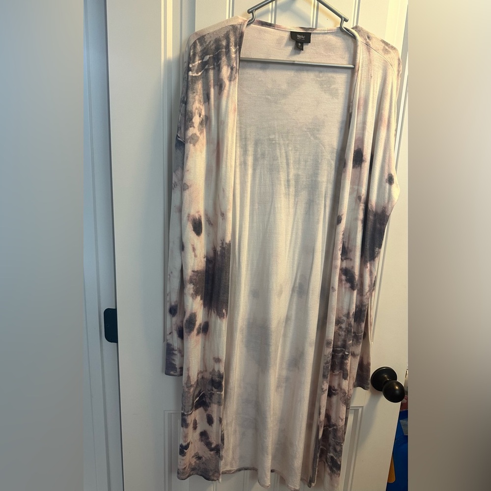 Super cute tie dye duster!